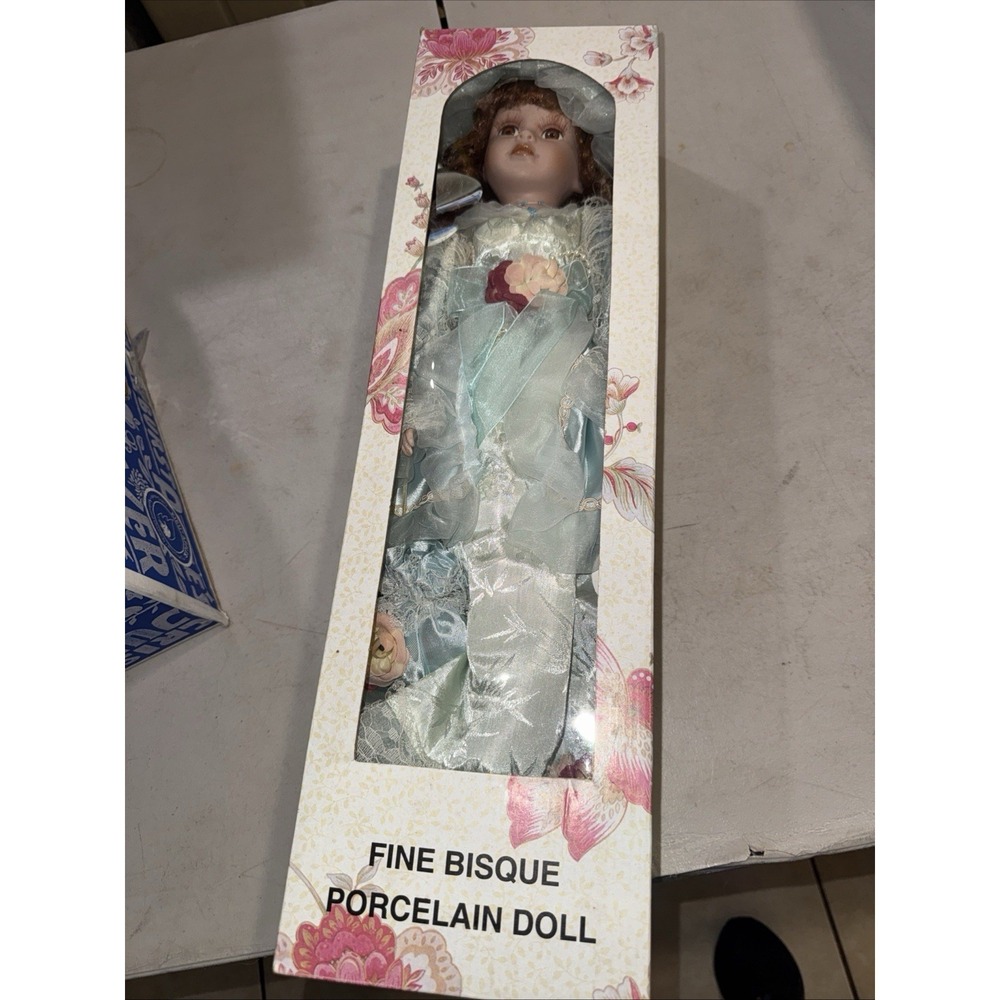 Knightsbridge Collection Fine Bisque Genuine Porcelain Doll D278 Judith 1 of 5k - Picture 13 of 13